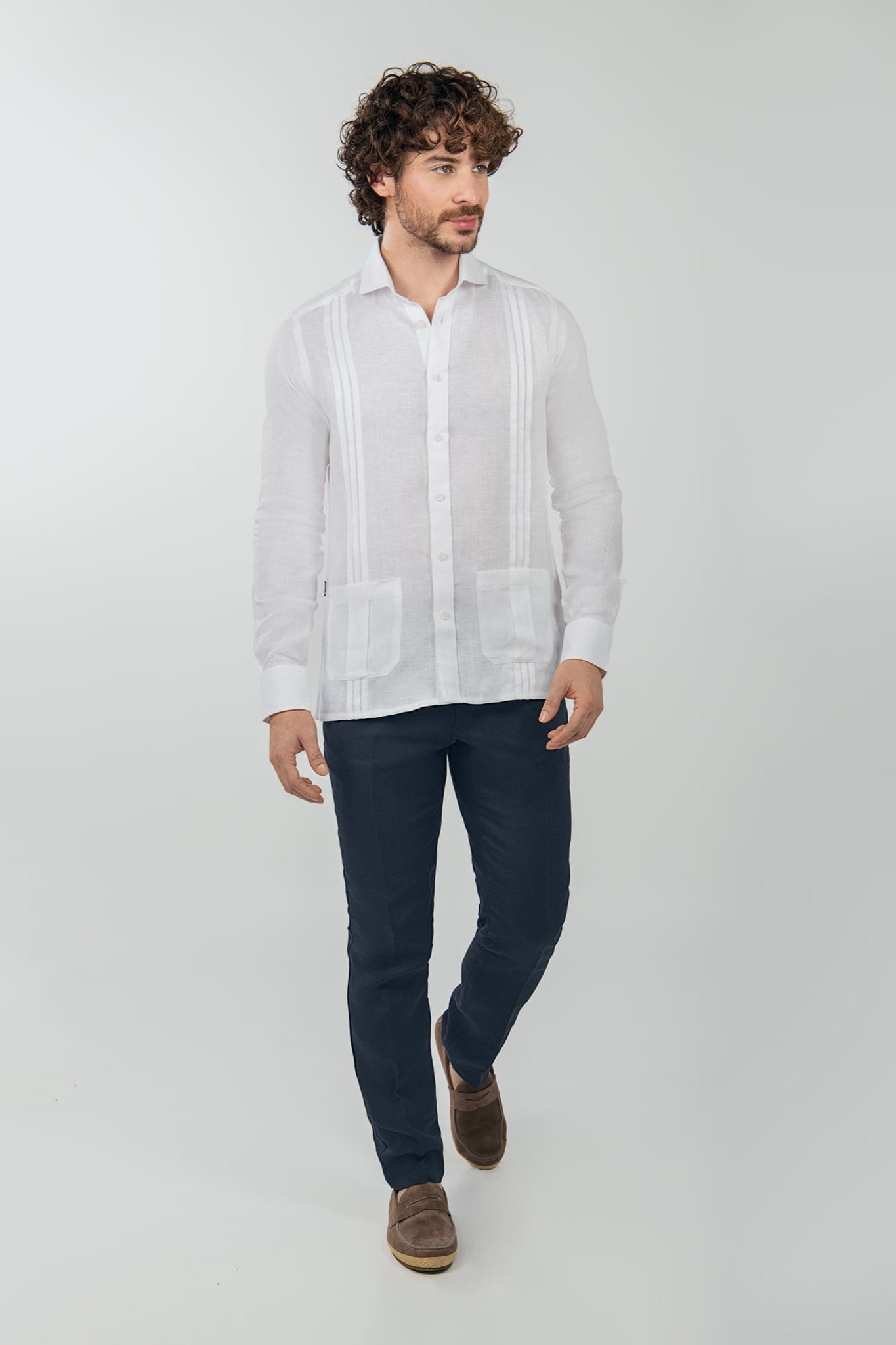 Guayabera Con Pliegues y Bolsillos